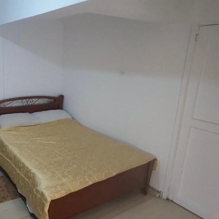 Private Bedroom Paphos Central Exterior photo