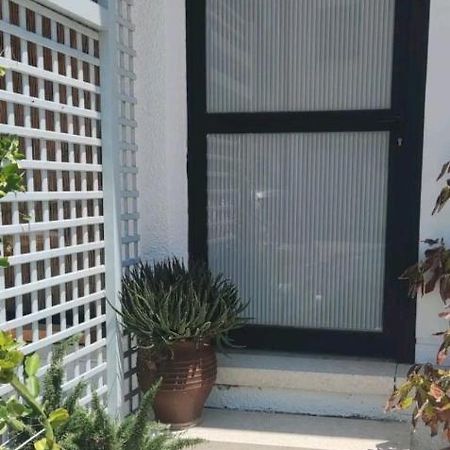 Private Bedroom Paphos Central Exterior photo